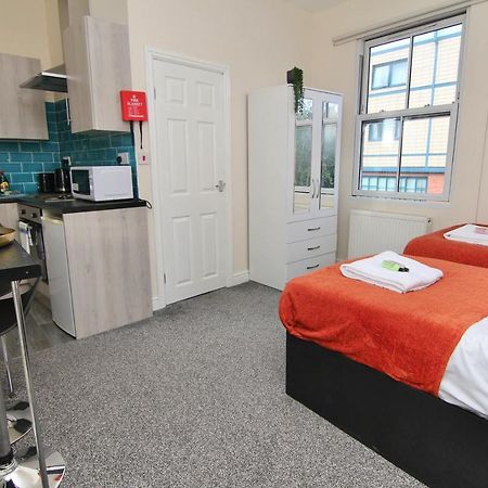 Lovely Twin Bed Studio Near Coventry Shopping Centre Екстер'єр фото